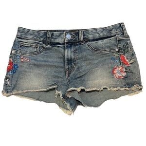 - EXPRESS SHORTIE RELAXED LOW RISW flower jean shorts size 4